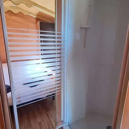 Roulotte Boheme Confortable A La Ferme Pedagogique Pres De Nancy - Fr-1-584-365